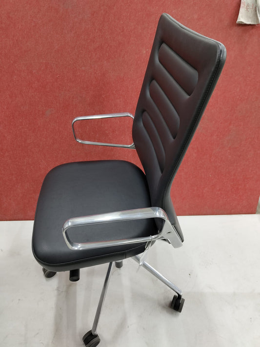 [Vitra] AC5 Swift chair