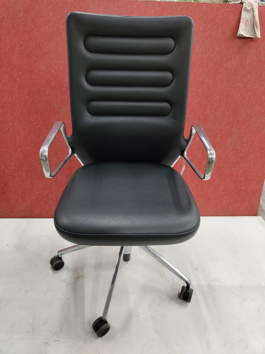 [Vitra] AC5 Swift chair